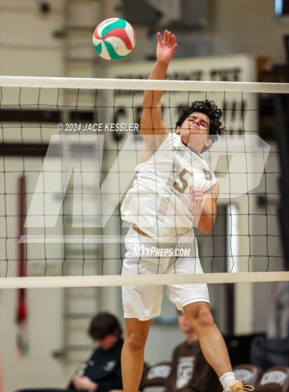 Thumbnail 3 in Notre Dame (SO) @ Crespi photogallery.