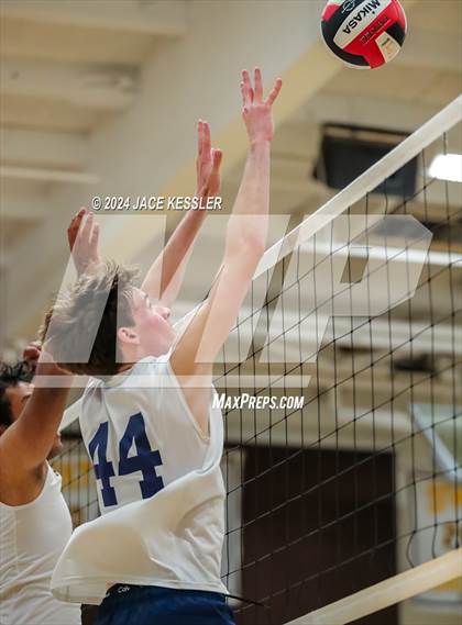 Thumbnail 3 in Notre Dame (SO) @ Crespi photogallery.