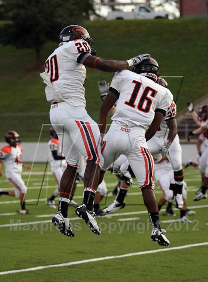 Thumbnail 2 in Atlanta vs. Gilmer photogallery.