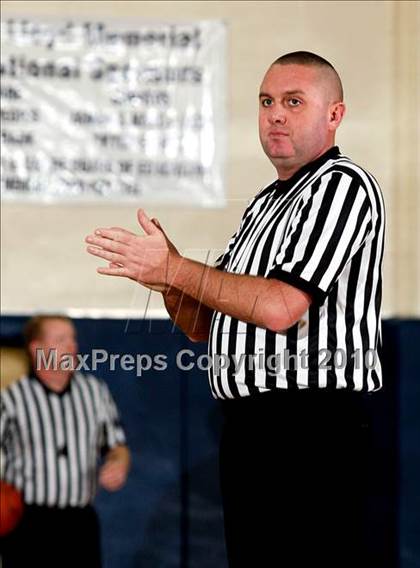 Thumbnail 3 in Lloyd Memorial vs. Fern Creek (Lloyd Memorial Semifinals) photogallery.