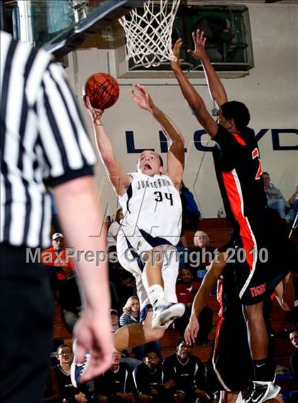 Thumbnail 3 in Lloyd Memorial vs. Fern Creek (Lloyd Memorial Semifinals) photogallery.