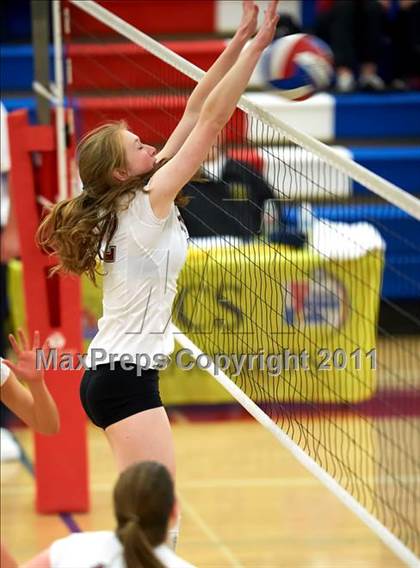 Thumbnail 2 in Soquel vs. Sacred Heart Prep (CIF CCS D4 Final) photogallery.
