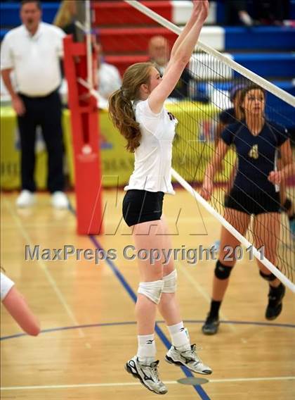 Thumbnail 2 in Soquel vs. Sacred Heart Prep (CIF CCS D4 Final) photogallery.