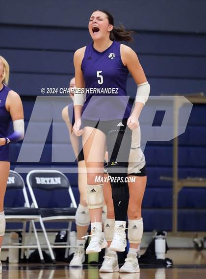 Thumbnail 3 in College Station vs. A&M Consolidated (UIL 5A Volleyball Division II Regional Final) photogallery.