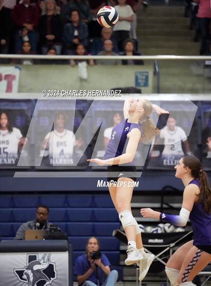 Thumbnail 3 in College Station vs. A&M Consolidated (UIL 5A Volleyball Division II Regional Final) photogallery.