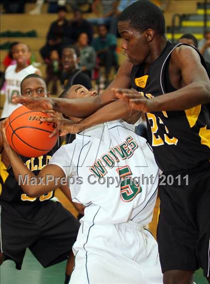 Thumbnail 2 in Timberland vs. Dillon photogallery.