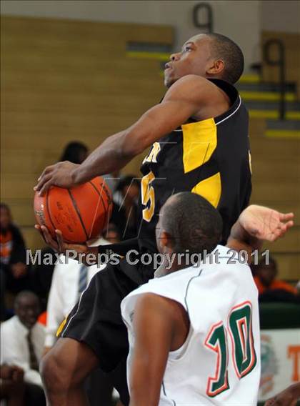 Thumbnail 2 in Timberland vs. Dillon photogallery.
