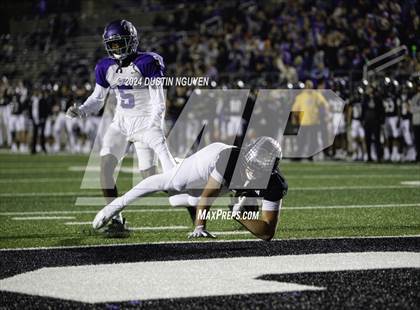 Thumbnail 1 in College Station vs. Lufkin (UIL Football 5A D1 Region III Area Round) photogallery.