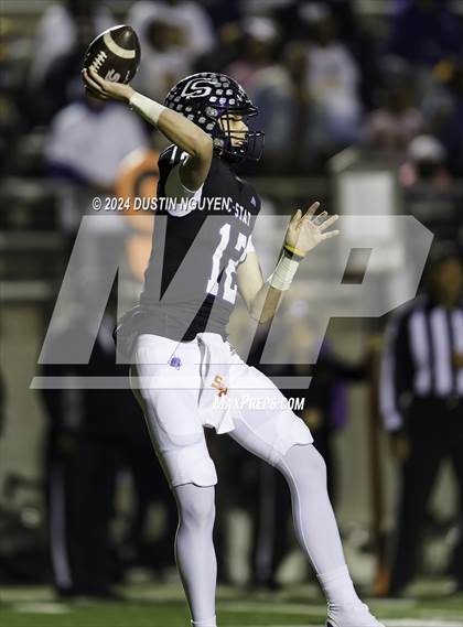 Thumbnail 1 in College Station vs. Lufkin (UIL Football 5A D1 Region III Area Round) photogallery.
