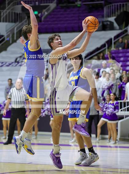 Thumbnail 3 in Lehi vs. Orem (UHSAA 5A Quarterfinal) photogallery.