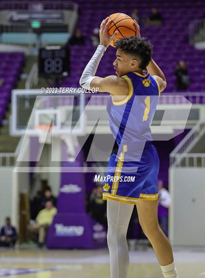 Thumbnail 3 in Lehi vs. Orem (UHSAA 5A Quarterfinal) photogallery.