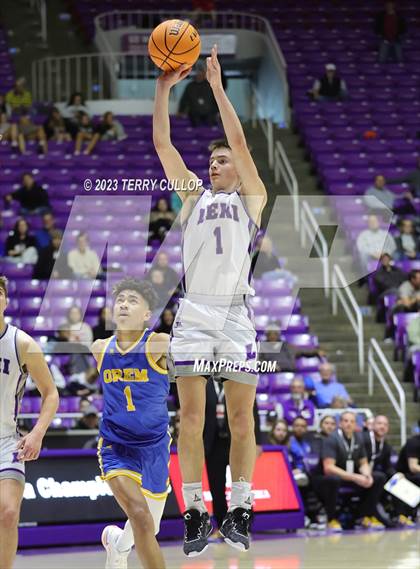 Thumbnail 2 in Lehi vs. Orem (UHSAA 5A Quarterfinal) photogallery.