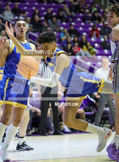 Thumbnail 1 in Lehi vs. Orem (UHSAA 5A Quarterfinal) photogallery.