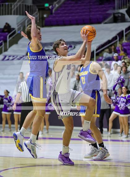 Thumbnail 2 in Lehi vs. Orem (UHSAA 5A Quarterfinal) photogallery.
