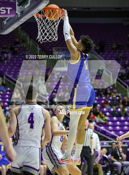Thumbnail 2 in Lehi vs. Orem (UHSAA 5A Quarterfinal) photogallery.
