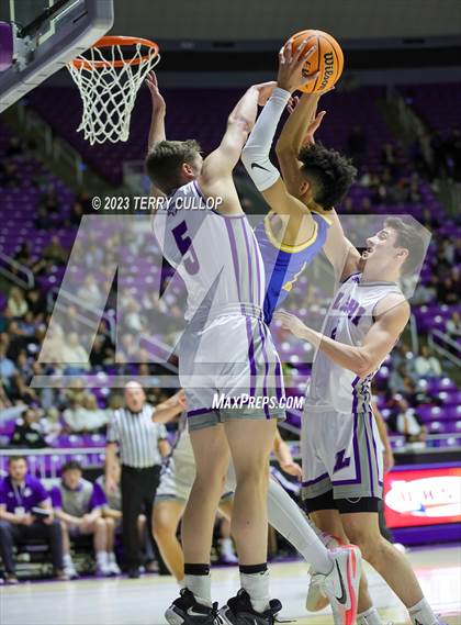 Thumbnail 3 in Lehi vs. Orem (UHSAA 5A Quarterfinal) photogallery.