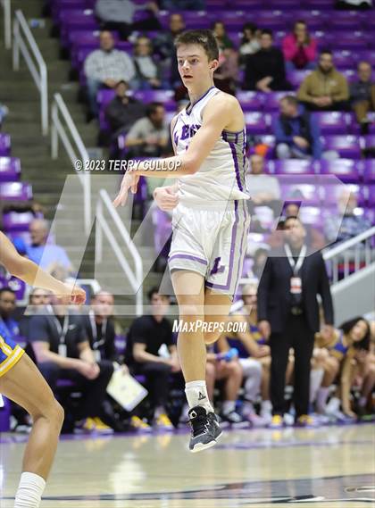 Thumbnail 2 in Lehi vs. Orem (UHSAA 5A Quarterfinal) photogallery.