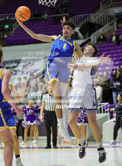 Thumbnail 2 in Lehi vs. Orem (UHSAA 5A Quarterfinal) photogallery.