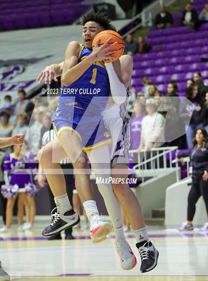 Thumbnail 3 in Lehi vs. Orem (UHSAA 5A Quarterfinal) photogallery.