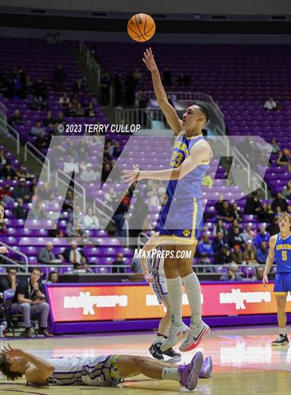 Thumbnail 2 in Lehi vs. Orem (UHSAA 5A Quarterfinal) photogallery.