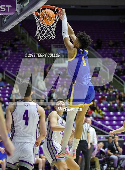 Thumbnail 3 in Lehi vs. Orem (UHSAA 5A Quarterfinal) photogallery.