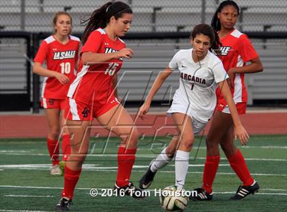 Thumbnail 2 in Arcadia vs La Salle photogallery.