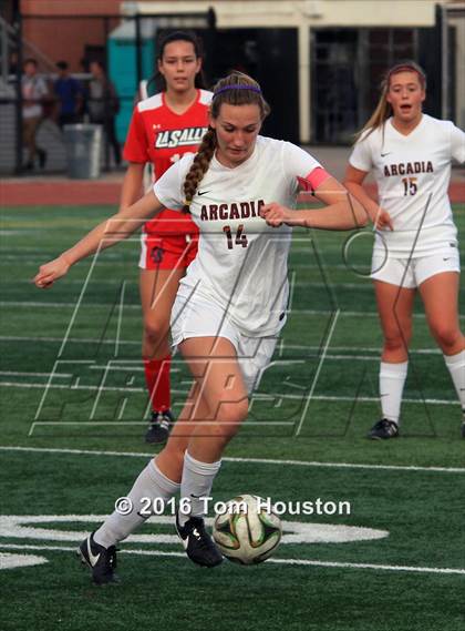 Thumbnail 2 in Arcadia vs La Salle photogallery.