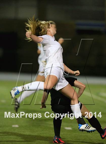 Thumbnail 3 in La Costa Canyon vs. Westview (CIF SDS Open Division Final) photogallery.