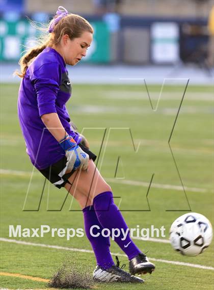 Thumbnail 2 in La Costa Canyon vs. Westview (CIF SDS Open Division Final) photogallery.