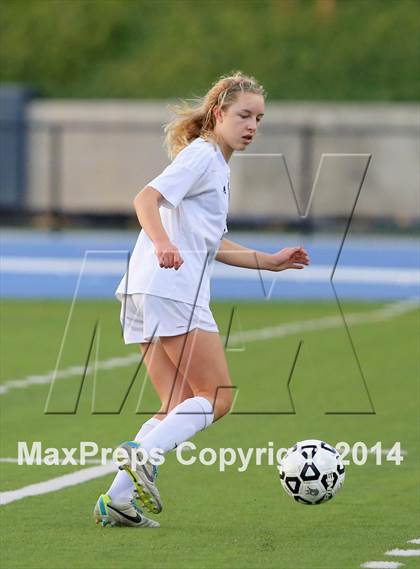 Thumbnail 1 in La Costa Canyon vs. Westview (CIF SDS Open Division Final) photogallery.