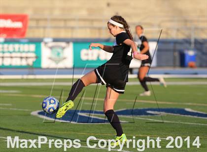 Thumbnail 2 in La Costa Canyon vs. Westview (CIF SDS Open Division Final) photogallery.