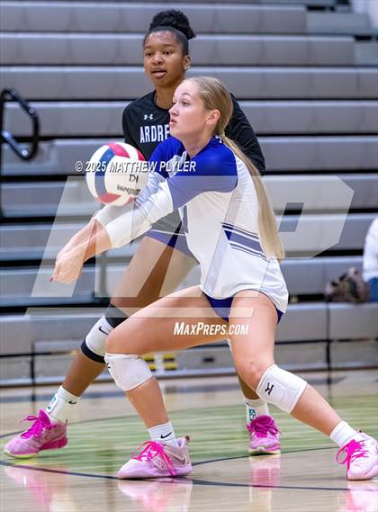 Thumbnail 3 in Ardrey Kell vs Green Level (Inaugural East vs West Clash) photogallery.
