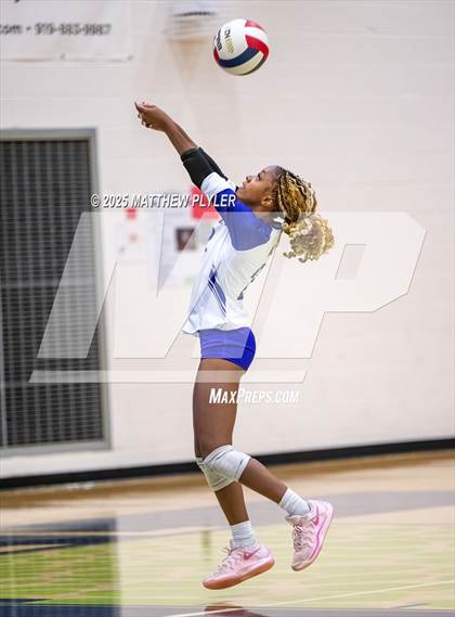 Thumbnail 2 in Ardrey Kell vs Green Level (Inaugural East vs West Clash) photogallery.
