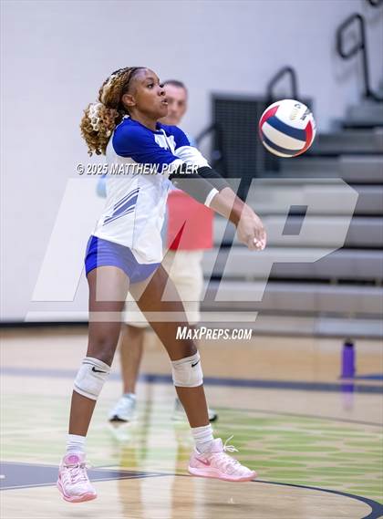 Thumbnail 2 in Ardrey Kell vs Green Level (Inaugural East vs West Clash) photogallery.