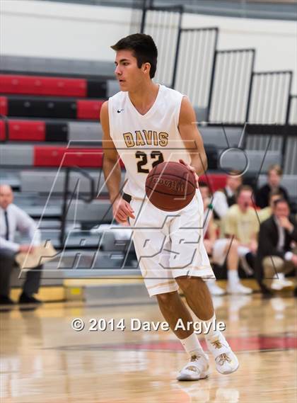 Thumbnail 3 in Davis vs. Sky View (Utah Elite 8) photogallery.