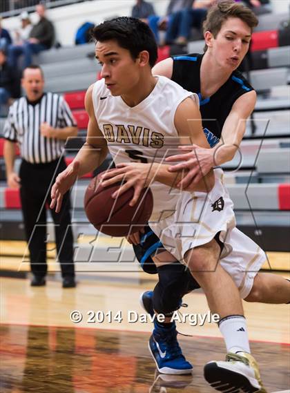 Thumbnail 2 in Davis vs. Sky View (Utah Elite 8) photogallery.