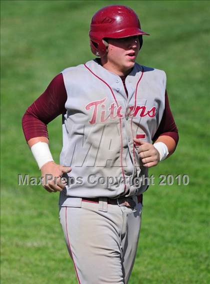 Thumbnail 3 in North Haven vs. Sheehan (CIAC Class L Semifinal) photogallery.