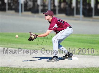 Thumbnail 3 in North Haven vs. Sheehan (CIAC Class L Semifinal) photogallery.
