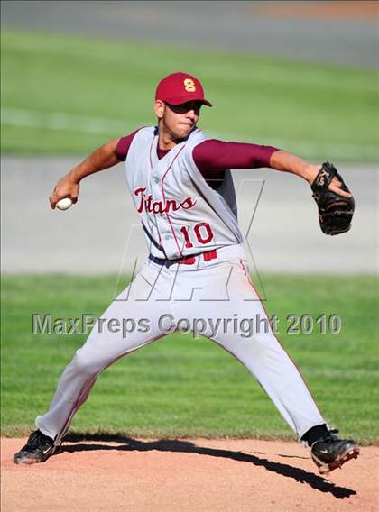 Thumbnail 2 in North Haven vs. Sheehan (CIAC Class L Semifinal) photogallery.