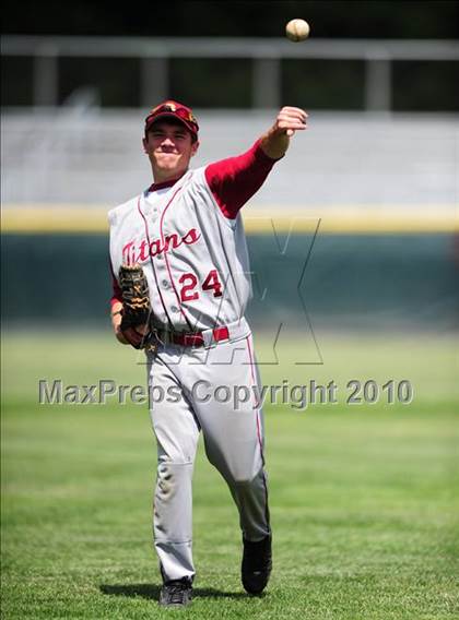 Thumbnail 1 in North Haven vs. Sheehan (CIAC Class L Semifinal) photogallery.