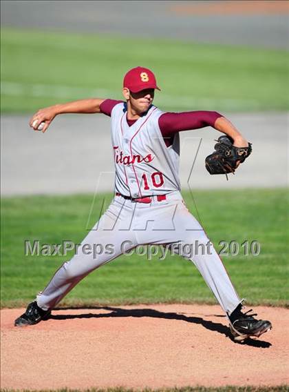 Thumbnail 3 in North Haven vs. Sheehan (CIAC Class L Semifinal) photogallery.