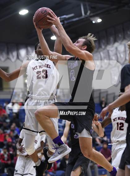Thumbnail 1 in Carlsbad vs. Mount Miguel (CIF SDS D3 Final) photogallery.
