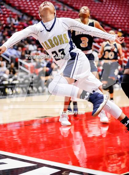 Thumbnail 1 in Bonita Vista vs. Mater Dei Catholic (CIF SDS D1 Final) photogallery.