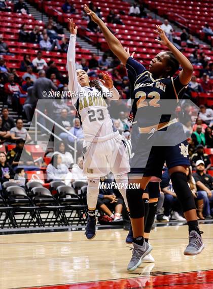 Thumbnail 2 in Bonita Vista vs. Mater Dei Catholic (CIF SDS D1 Final) photogallery.