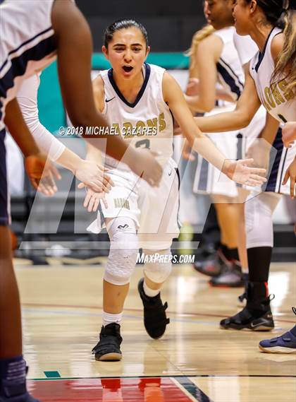 Thumbnail 2 in Bonita Vista vs. Mater Dei Catholic (CIF SDS D1 Final) photogallery.