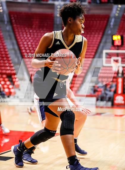 Thumbnail 1 in Bonita Vista vs. Mater Dei Catholic (CIF SDS D1 Final) photogallery.