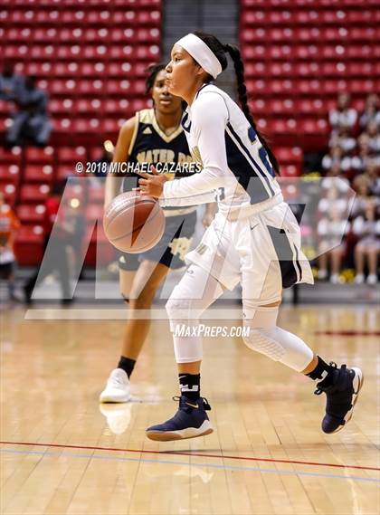 Thumbnail 2 in Bonita Vista vs. Mater Dei Catholic (CIF SDS D1 Final) photogallery.
