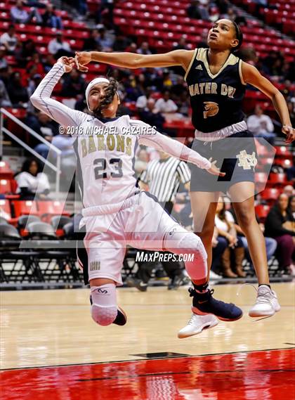 Thumbnail 1 in Bonita Vista vs. Mater Dei Catholic (CIF SDS D1 Final) photogallery.