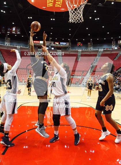 Thumbnail 3 in Bonita Vista vs. Mater Dei Catholic (CIF SDS D1 Final) photogallery.