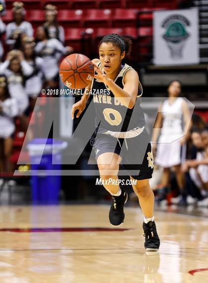 Thumbnail 3 in Bonita Vista vs. Mater Dei Catholic (CIF SDS D1 Final) photogallery.